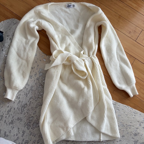 Tiger Mist Dresses & Skirts - Tiger mist sweater dress